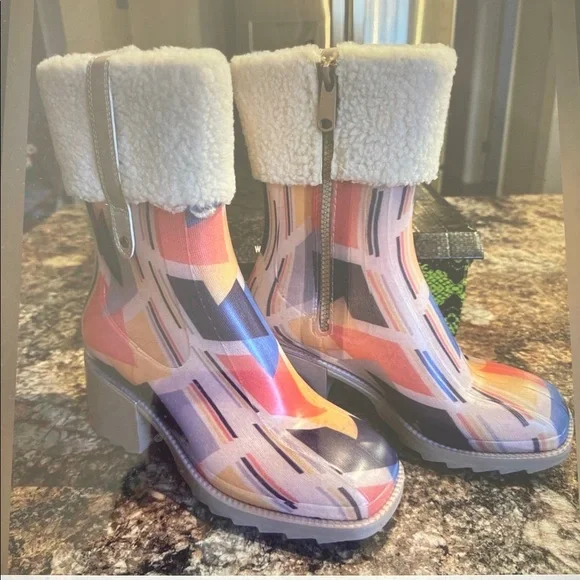 Cape Robbin Women's Colorful Faux Shearling Boots Waterproof NWOB - Size 9 (40) - Picture 3 of 11